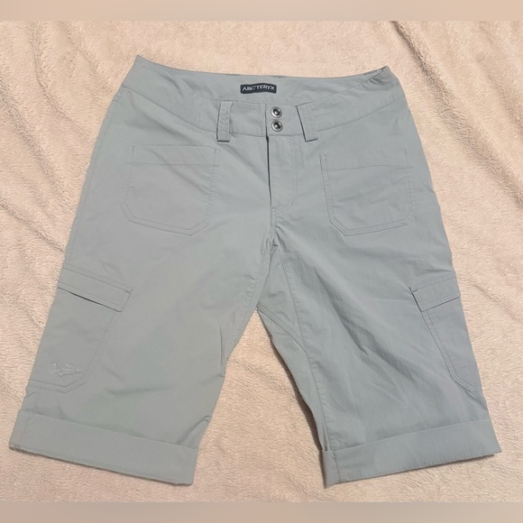 Arc'teryx Pants - EUC Arc’teryx Light Women's Cargo Shorts - size 6